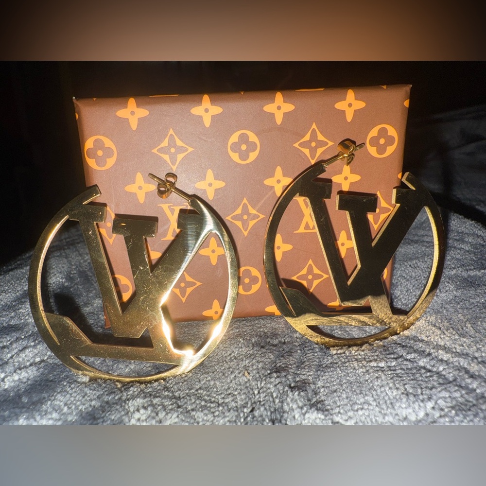 LV-Style Fashion Hoop Earrings - Picture 2 of 4